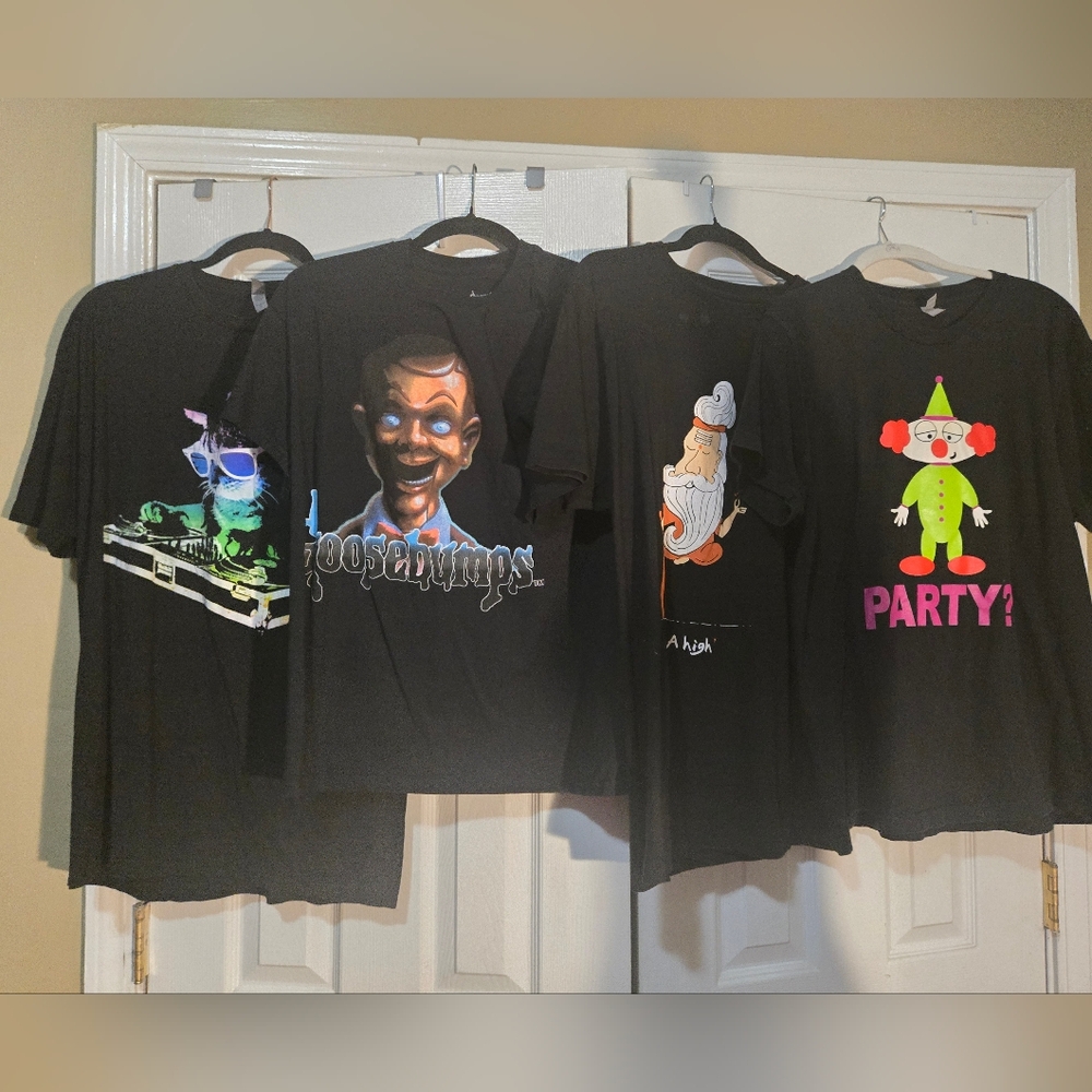 Black Graphic T-Shirt Bundle (4)